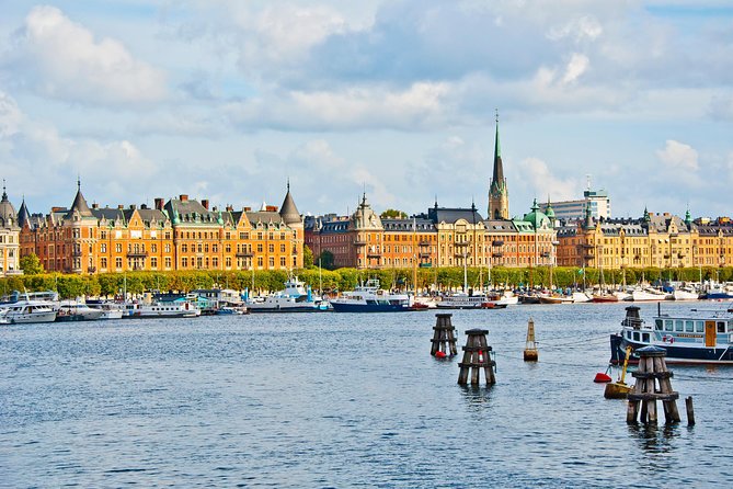 Hop-On Hop-Off Bus and Boat Ticket in Stockholm - How the commentary and service compare