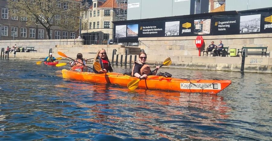 Kayak Tour in Copenhagen Harbor - June, July and August - Christiansborg and Børsen from the water