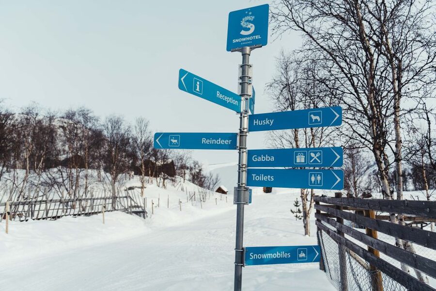 Kirkenes: Snowhotel Entrance Ticket - Starting at the reindeer and husky yard