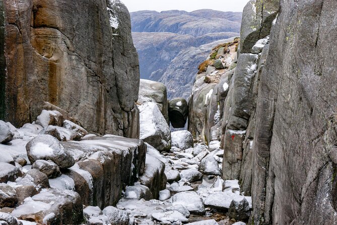 Kjerag Low-Season Hike + Packed Lunch - The three-hour return and what it demands