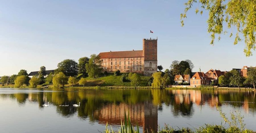 Kolding: Koldinghus Palace Entry Ticket - The chapel where lighting replaces lost architecture
