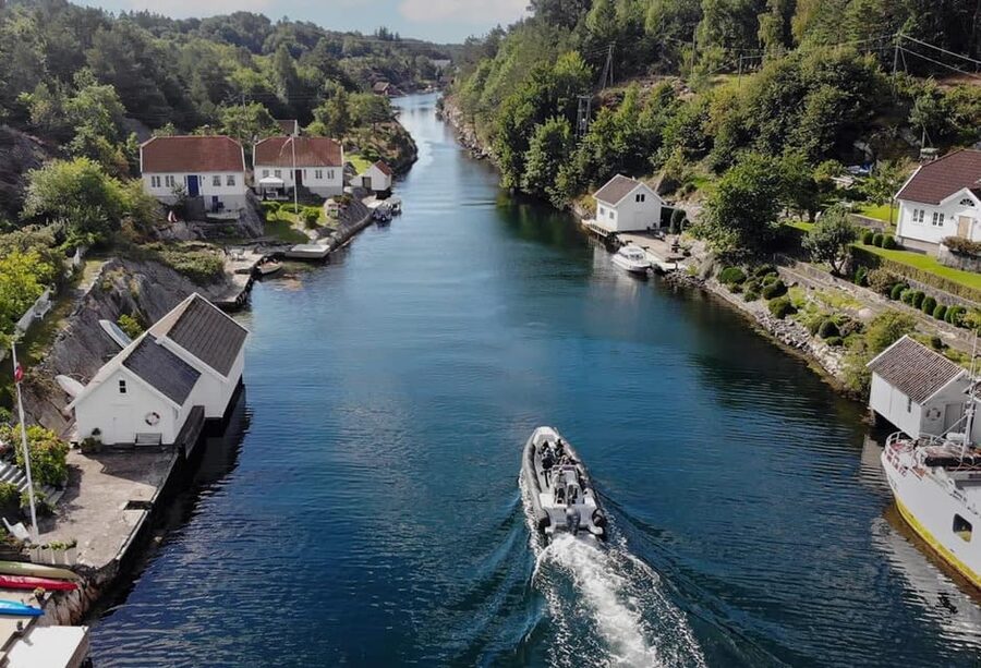 Kristiansand: Express Archipelago Tour by RIB Speedboat - Clothing, comfort, and who should skip it