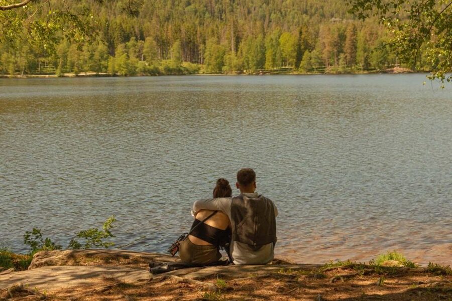 Lake walk and campfire - A simple way to meet Norway’s outdoor culture
