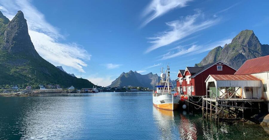 Leknes: 4 Hours Private Exclusive Car Sightseeing in Lofoten - Why a private car works well in Lofoten