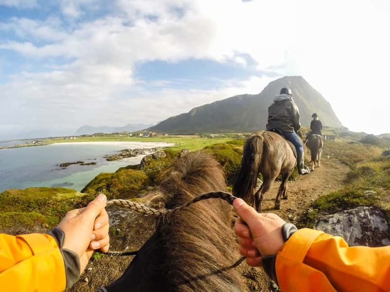 Lofoten: Guided Horse Riding Tour Over Hov and Hovsund - Reaching Hovsund and its working fishing traditions