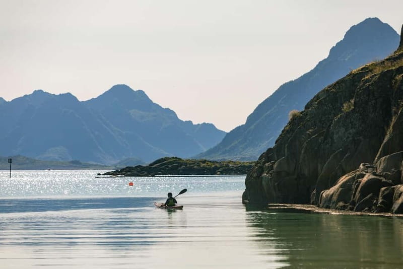 Lofoten: Guided Kayak Experience - Learning sea-kayaking with a guide