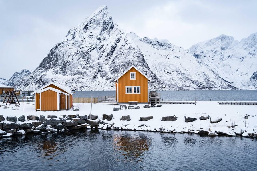 Lofoten: Reine, Hamnøy, and Skariskøya Photo Tour - Hamnøy brings the red cabins and bridges