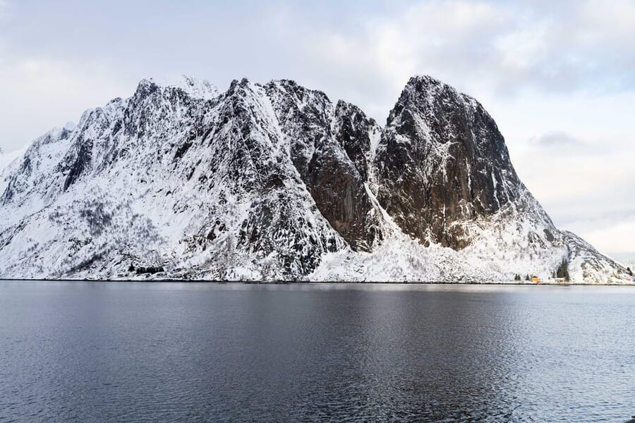 Lofoten: Reine, Hamnøy, and Skariskøya Photo Tour - Reine gives you the classic Lofoten picture