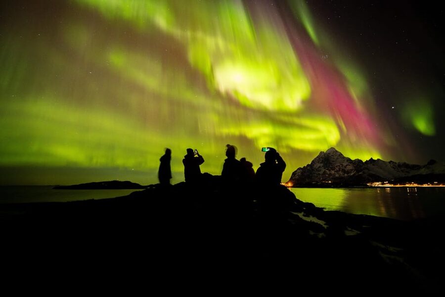 Lofoten: The Aurora Jæger – Northern Lights Hunt with Local - Why a Northern Lights hunt works well in Lofoten