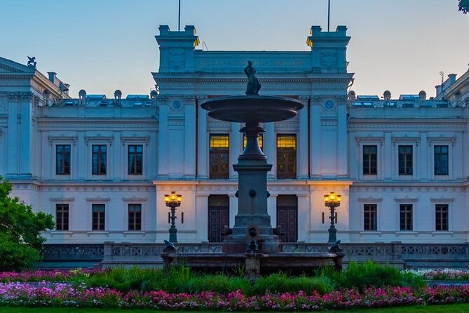 Lund's Medieval and Modern History: A Self-Guided Audio Tour - Start at Lund Central and get your bearings