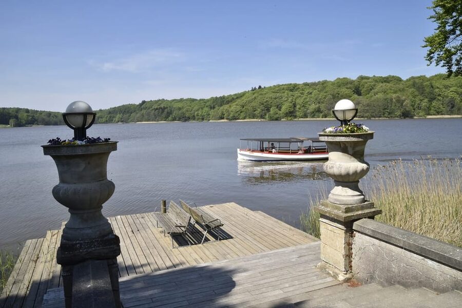 Lyngby & Bagsværd Lake: Baadfarten Boat Ride - Frederiksdal for a flexible shore break