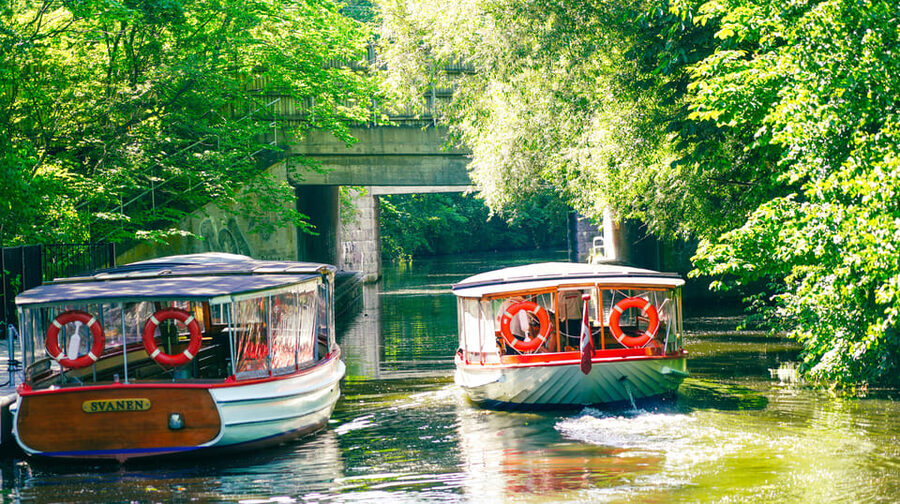 Lyngby & Bagsværd Lake: Baadfarten Boat Ride - Aldershvile and the open green spaces
