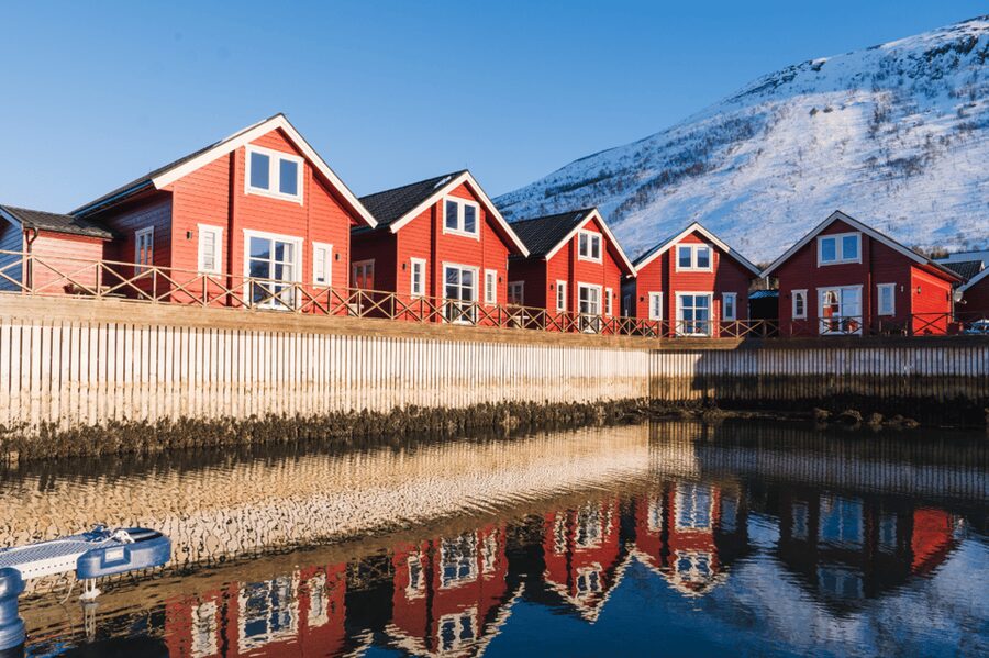 Lyngen: Snowmobile Safari with Lunch in seaside Restaurant - Practical details that can make the day easier