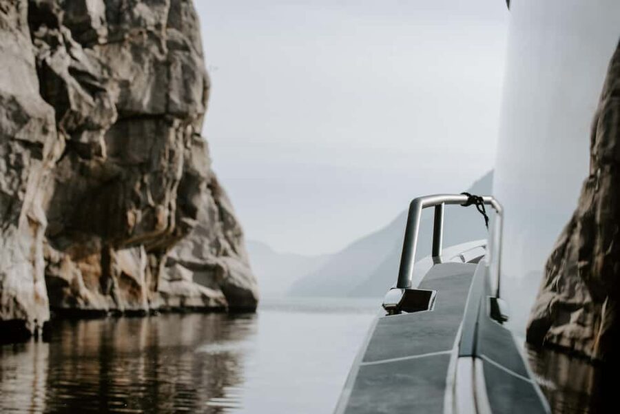 Lysefjord (Stavanger): Boattrip to Preikestolen from Forsand - Cruising through Lysefjord