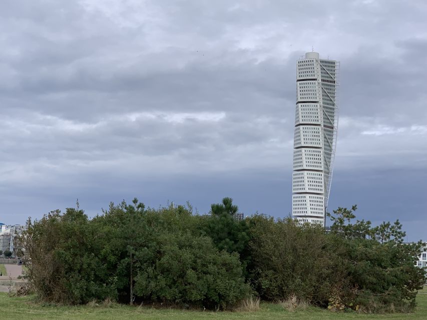 Malmö: 3-Hour Guided Walking Tour - Malmö Castle, Kungsparken, and Slottsparken