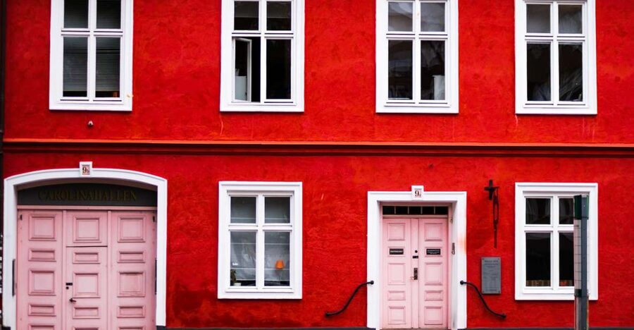Malmö: Express Walk with a Local in 60 minutes - Weather, shoes, and practical planning