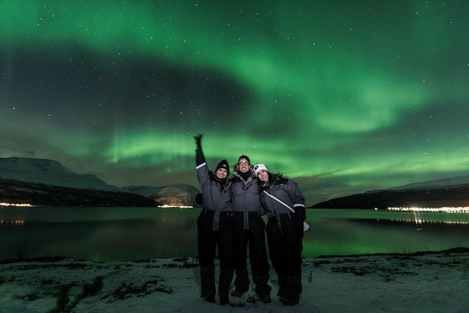 Minibus Northern Lights Chase with Photography from Tromsø - How long the night really feels