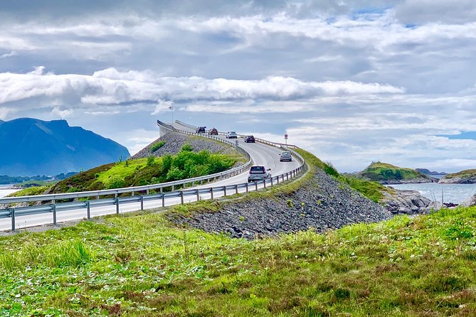 Molde - Atlantic Road Private Sightseeing tour - What the private vehicle adds
