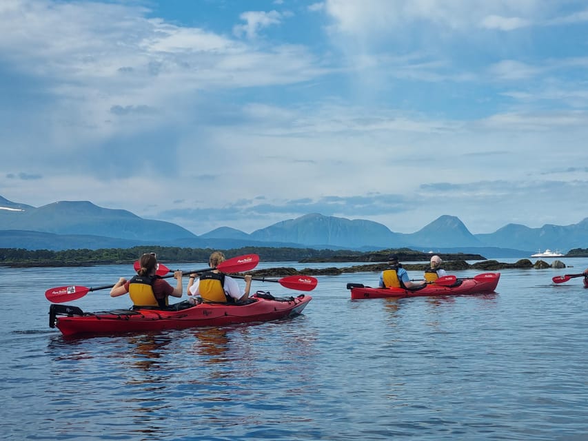 Molde - Guided kayak tour - Why the fjord is the real star of this Molde tour