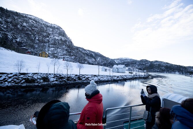 Mostraumen Fjord Cruise - Weather, clothing, and winter conditions