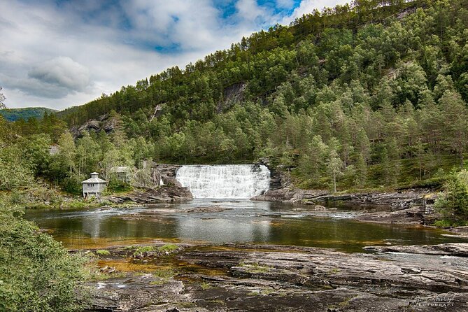 Mostraumen Golden Circle Fjordtour from Bergen – Group or Private - Hesjedalsfossen, the wettest photo stop