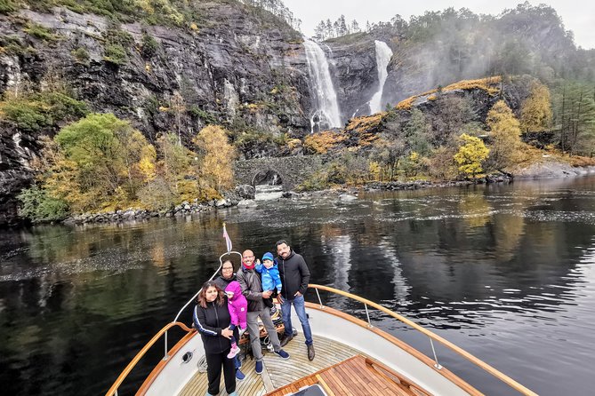 Mostraumen Private Pontoon Cruise - What the $887.43 price means