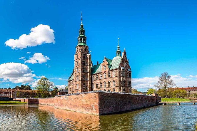 Native Walking Tour to Copenhagen - The Round Tower is the final stop