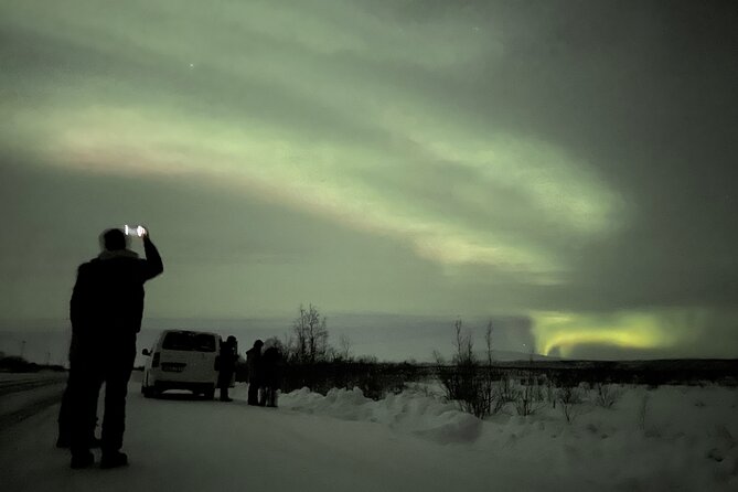 Northern Light hunt with minibus to Abisko 7:30 pm - Who should book this aurora hunt?