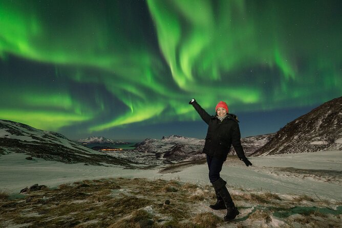 Northern Lights Chase with Photography from Tromsø - One Bus, Three Buses, or a Crowd by the Water
