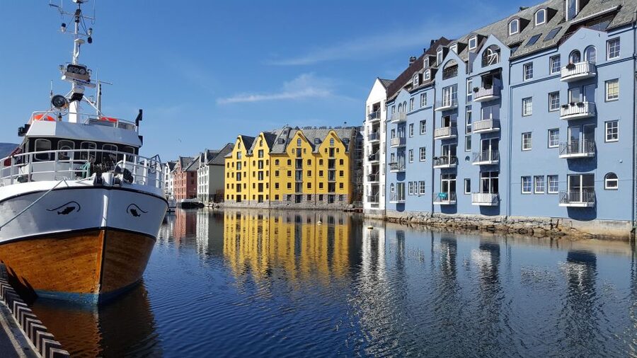 Norwegian Coastal Cities: Smartphone Audio Guide App - How much time should you allow?