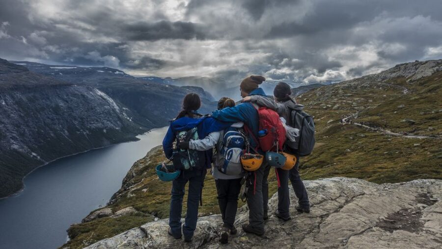 Odda: Full-Day Trolltunga Hiking, and Climbing Tour - Weather, clothing, and food for Hardangervidda