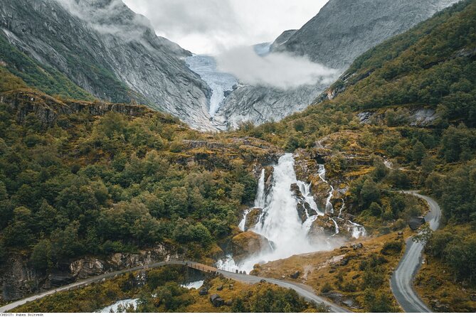 Olden 4 Hour Briksdal Glacier Tour in Briksdalsbreen - The walk to Briksdalbreen
