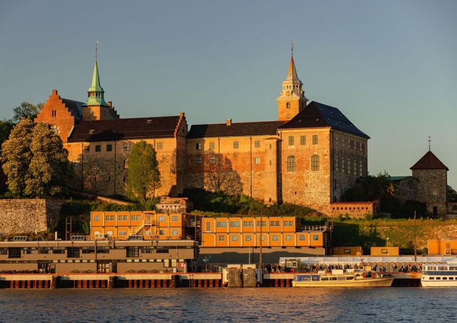 Oslo: 100% Electric Oslofjord Sightseeing Cruise - Akershus Fortress from the water