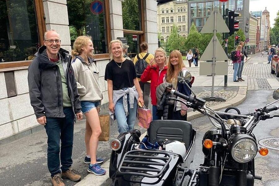 Oslo: 2-Hour Retro Motorcycle Sidecar City Tour - Starting in central Oslo at Parliament and the Royal Palace