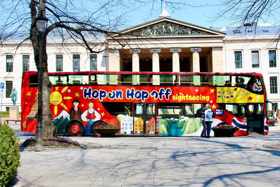 Oslo: 24 or 48-Hour Hop-On Hop-Off Sightseeing Bus Ticket - The central Oslo sights: Palace, theatre, and street life