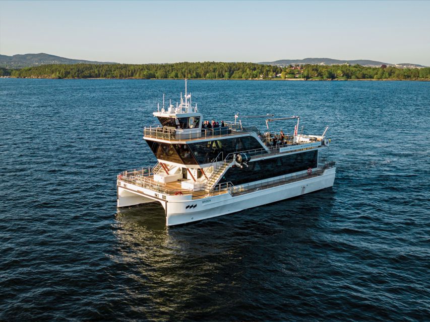 Oslo: 3-course Dinner Cruise in the Oslofjord - Akershus Fortress, Munch Museum, and the harbor