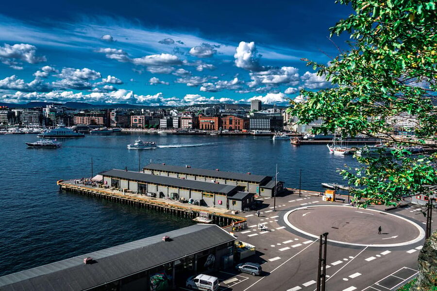 Oslo: 3-hour Highlights & Vigeland Park Private Walking Tour - The public transport ride to Frogner Park