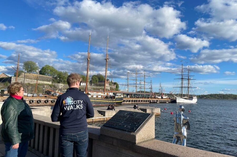Oslo: Best of Oslo Walking Tour - City Hall, the Ceremony Pier, and Aker Brygge