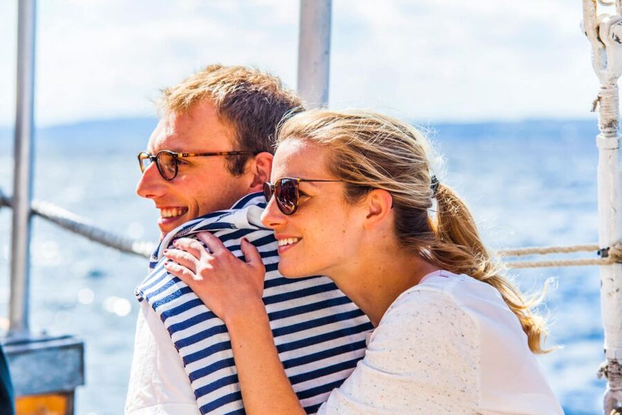 Oslo: Best of Oslo Walking Tour & Fjords Sightseeing Cruise - Bygdøy, Huk beach, and the museum shoreline