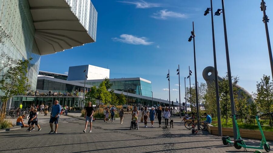 Oslo: City Highlights Walking Tour - Two hours on foot, in good or poor weather