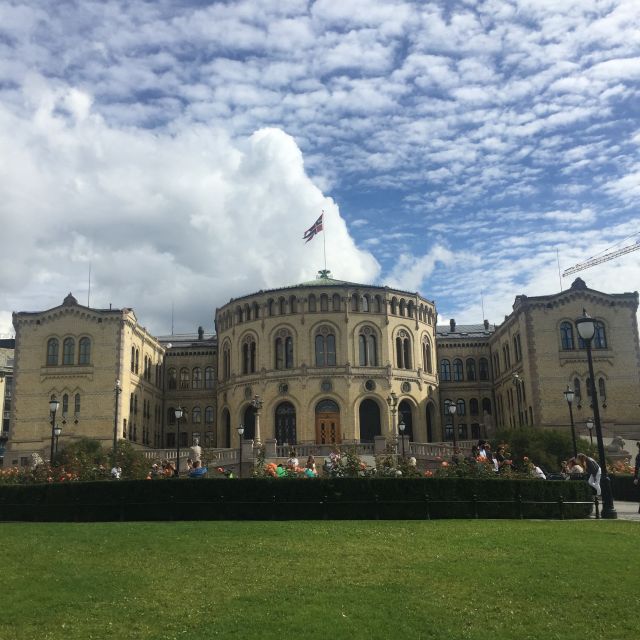 Oslo: City Walking Tour - City Hall and the Nobel Peace Prize setting