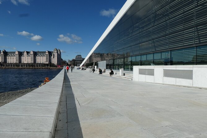 Oslo City Walks - The City of Contrasts - Kvadraturen brings the older city into view