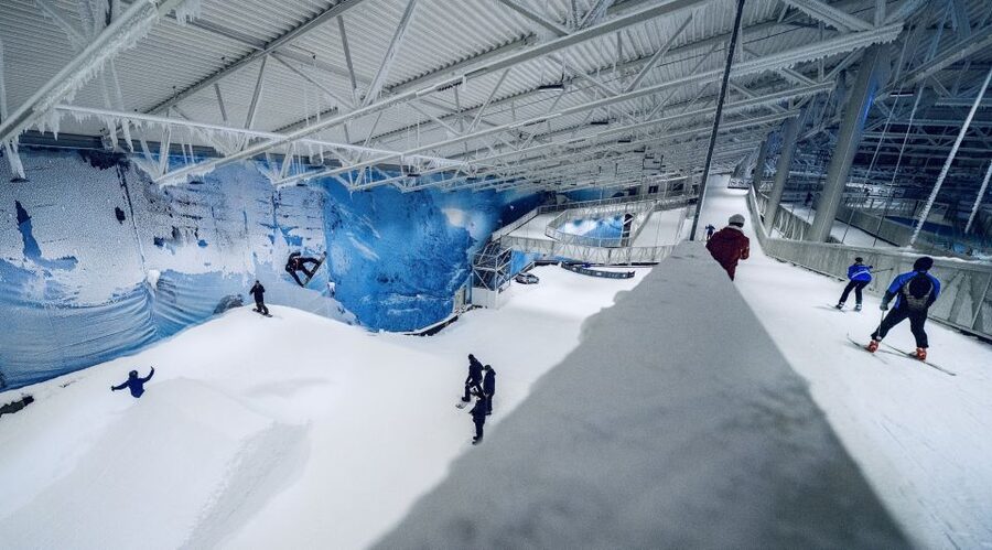 Oslo: Day Pass for Downhill Skiing at SNØ Ski Dome - Getting Ready With Rentals and Winter Clothing