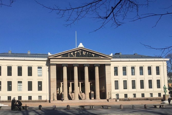 Oslo easy walk - Parliament and Norway’s political center