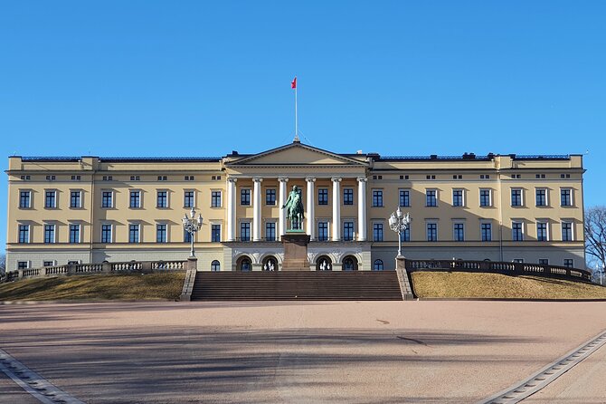 Oslo easy walk - Meeting the Royal Family at the Palace
