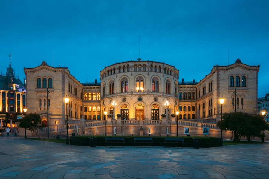 Oslo: Express Walk with a Local in 60 minutes - Oslo’s fjord setting and outdoor character