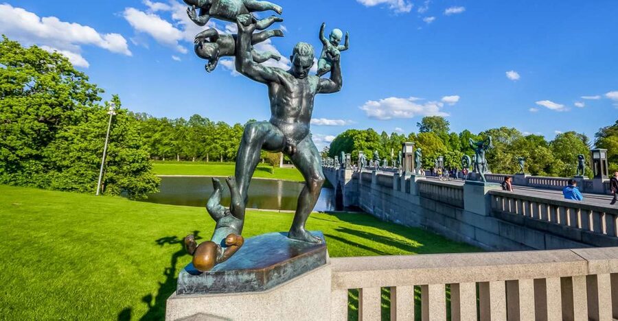 Oslo: Grand City Sightseeing Tour by Bus with Fjord Cruise - Who should book this Oslo tour?