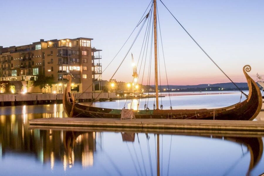Oslo: Grand City Sightseeing Tour by Bus with Fjord Cruise - Starting at Haakon VIIs gate