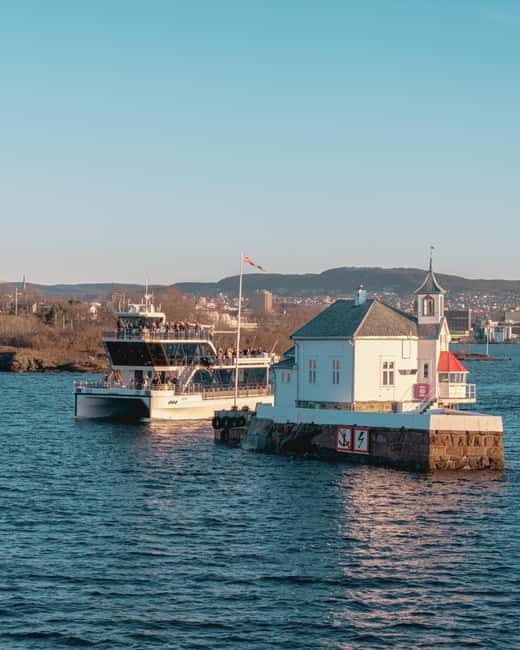 Oslo: Guided Sightseeing Fjord Cruise on Premium Silent Boat - Pastries, coffee, and the onboard cafe