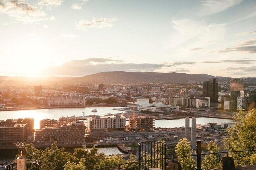 Oslo : Highlights Tour With A Guide (Group or Private) - Starting beside the Nobel Peace Center